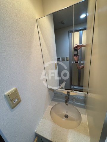 洗面設備　エステムコート梅田東アクアパレス　独立洗面台