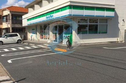 コンビニ　ファミリーマート浦安堀江三丁目店（コンビニ）まで170m