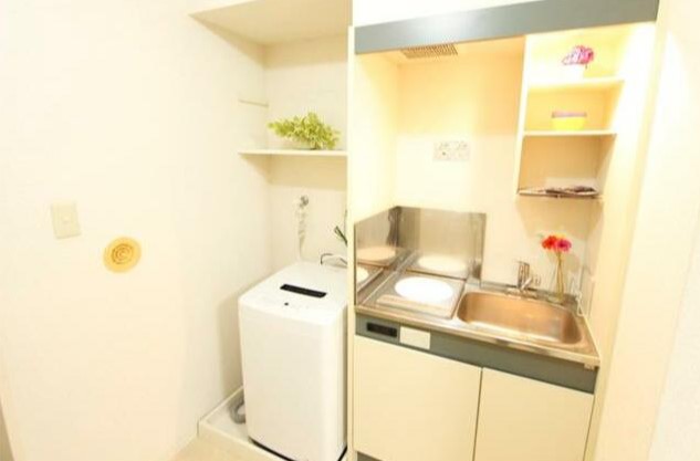 キッチン　同間取り違う階のお部屋、1口IHコンロ付き、室内洗濯機付