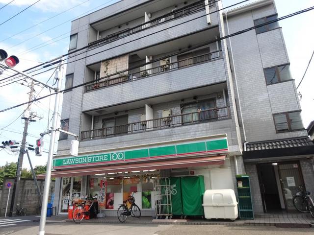 コンビニ　ローソンストア100足立皿沼店（コンビニ）まで494m