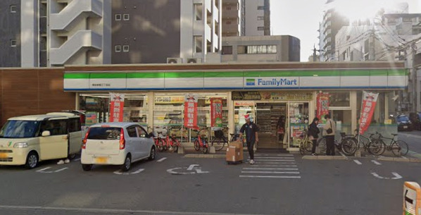 コンビニ　ファミリーマート 博多駅南三丁目店（コンビニ）まで257m