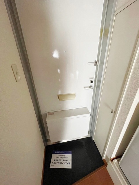 玄関　別部屋同仕様タイプ