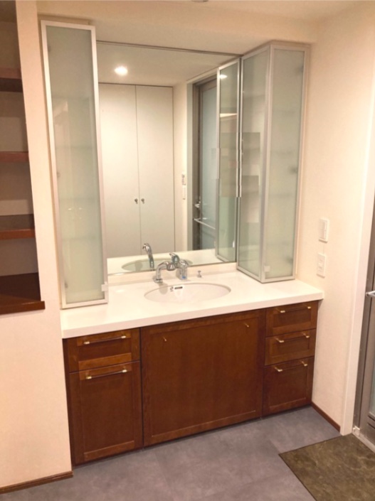 洗面設備　※別部屋の参考写真です。