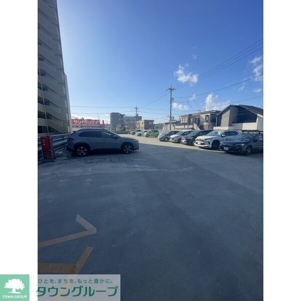 駐車場　駐車場