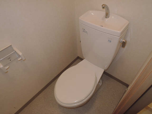 トイレ　同型モデル