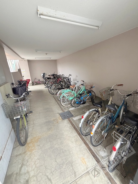 その他共有部分　屋根付き駐輪場が嬉しいです♪♪