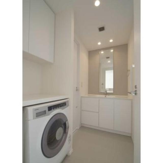 洗面設備　※写真は同タイプ住戸です。
