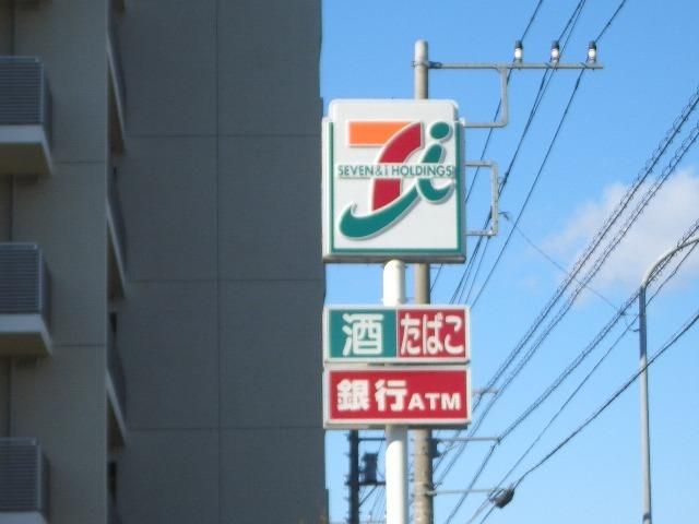 コンビニ　セブンイレブン（コンビニ）まで441m