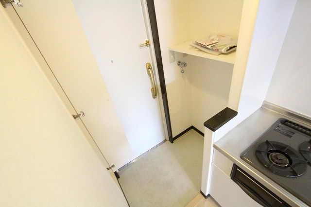 玄関　参考写真（同物件別部屋）