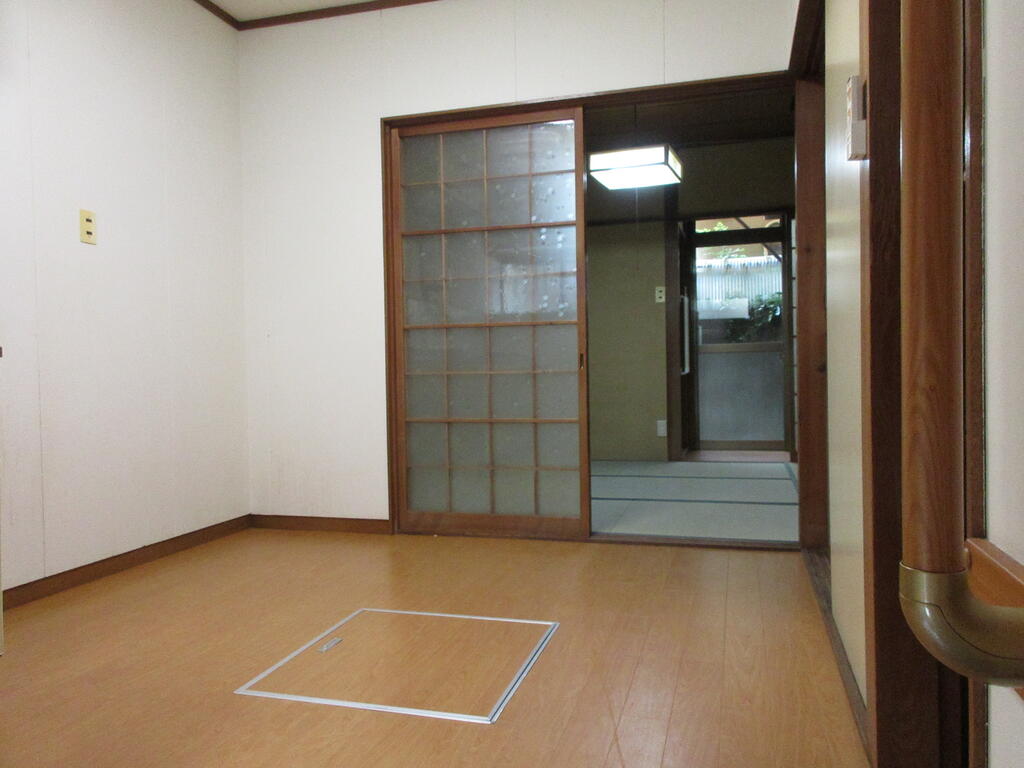 西ノ京永本町貸家の居間写真
