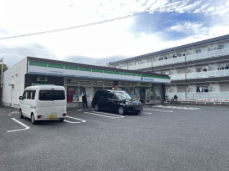 コンビニ　ファミリーマート さいたま別所五丁目店（コンビニ）まで921m