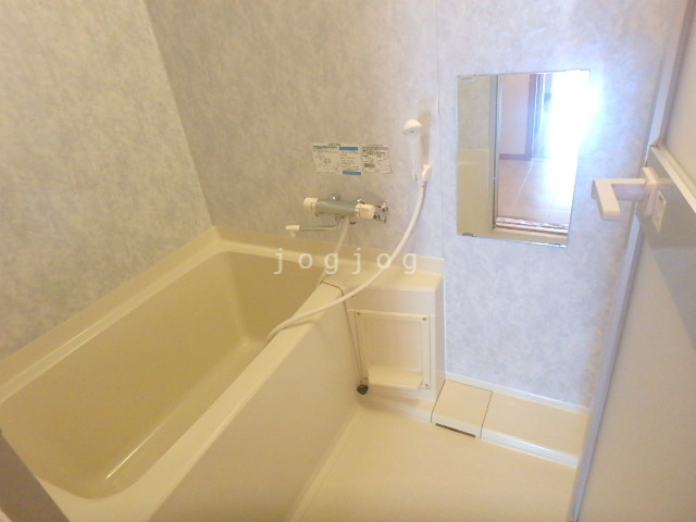 バス・シャワールーム　浴室はゆったりとしています★