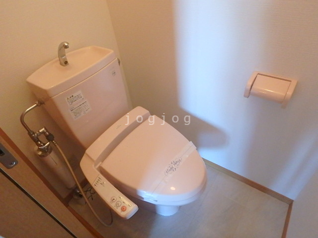 トイレ　温水洗浄便座付きです★