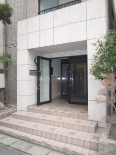 エントランス　毎日使用するエントランスです