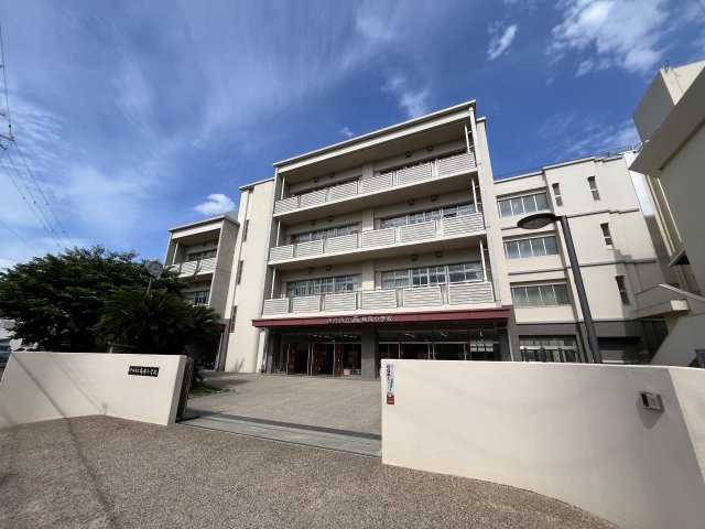 小学校　伊丹市立有岡小学校（小学校）まで614m