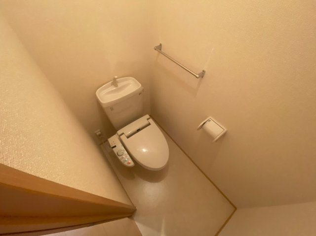 レフィナードカルチェ D棟のトイレ写真