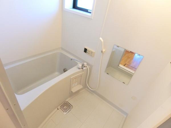 IS若葉Bの風呂写真