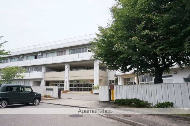 中学校　犀生中学校（中学校）まで1602m
