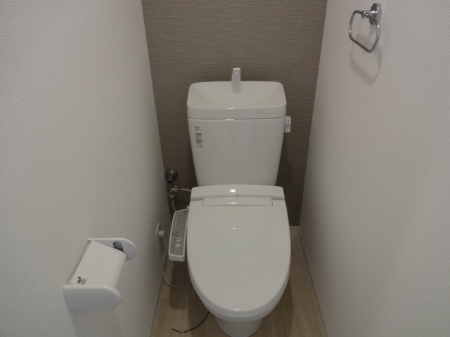 西鉄天神大牟田線 雑餉隈駅 徒歩13分 2階建 築12年のトイレ写真