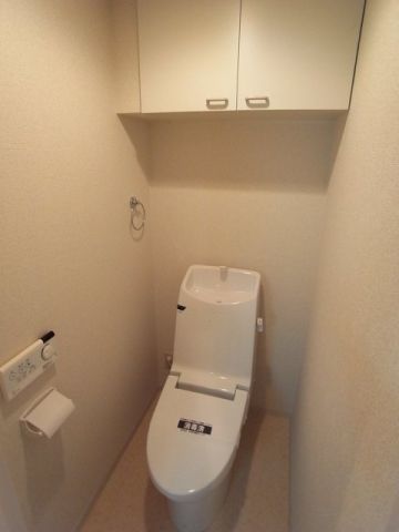 東京メトロ副都心線 地下鉄赤塚駅 徒歩5分 3階建 築20年のトイレ写真