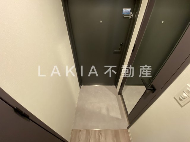 クロスレジデンス阿波座の玄関写真