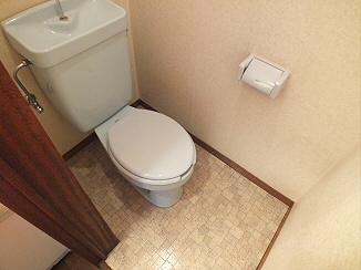 京王線 千歳烏山駅 徒歩11分 2階建 築34年のトイレ写真