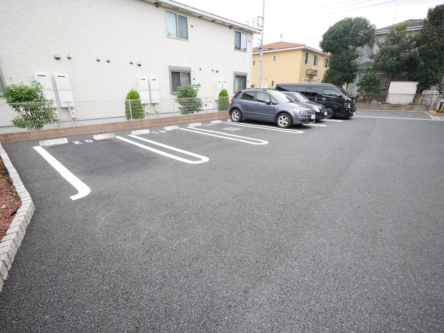 駐車場　★敷地内駐車場は広く、駐車もらくらくです★