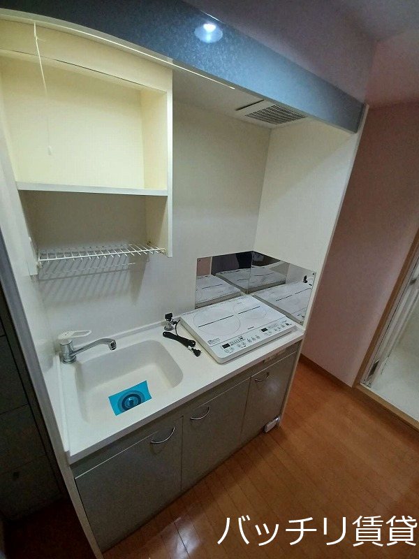 キッチン　同型タイプの為、現状を優先いたします。