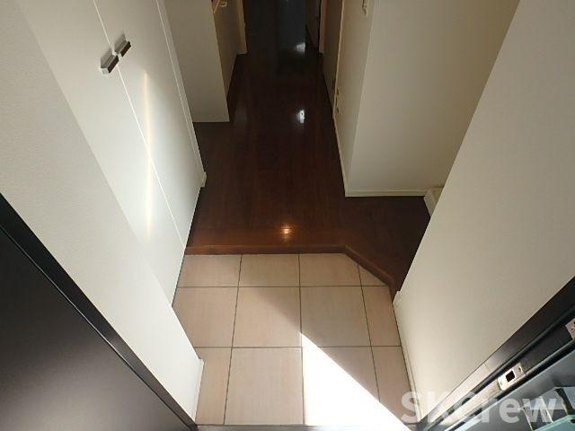 小田急線 代々木八幡駅 徒歩2分 14階建 築18年の玄関写真