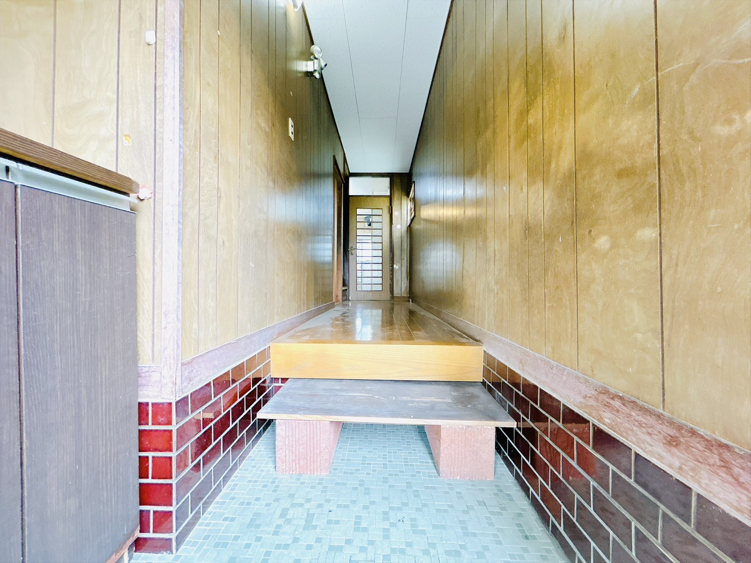 南海本線 忠岡駅 徒歩13分 2階建 築53年の玄関写真