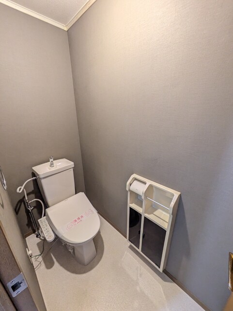 トイレ　★★トイレは嬉しい洗浄機能付き便座です♪★★