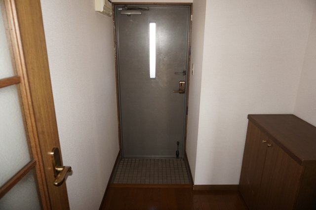 マンションミレニアムの玄関写真
