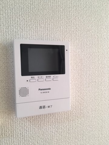 セキュリティ　ＴＶドアホンで来訪者の顔を確認できるので女性も安心です