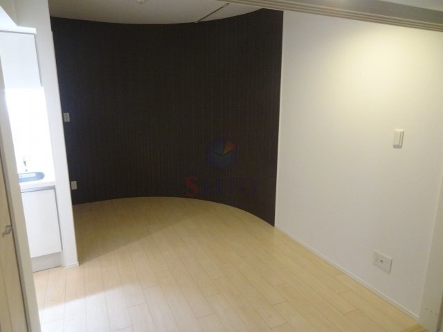 アドバンス西梅田IVエールの居間写真