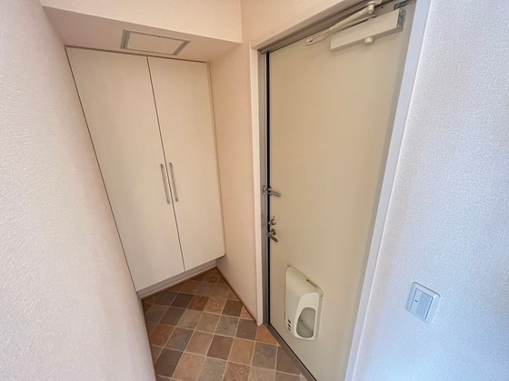 玄関　※別部屋の写真です