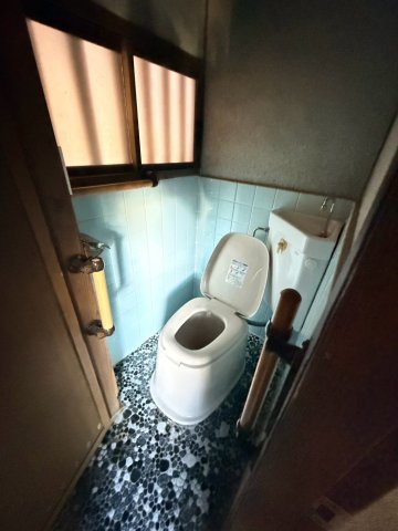 東人丸町貸家のトイレ写真