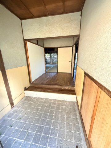 東人丸町貸家の玄関写真