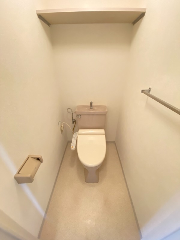 地下鉄中央線 長田駅 徒歩7分 10階建 築30年のトイレ写真