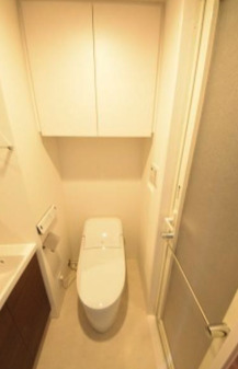 京急本線 新馬場駅 徒歩4分 13階建 築9年のトイレ写真