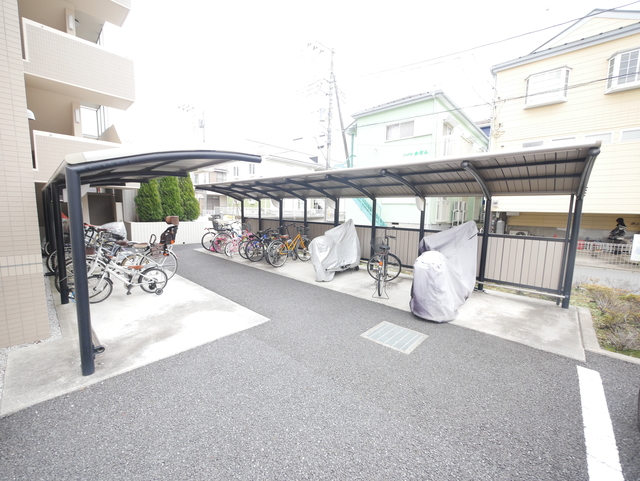 その他共有部分　★敷地内に屋根付駐輪場がございます★