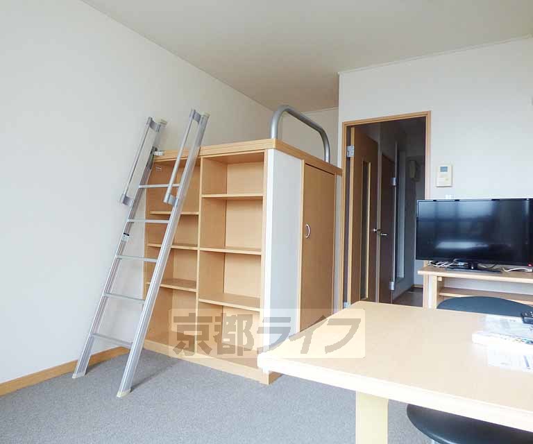 レオパレスSOARERIIの居間写真