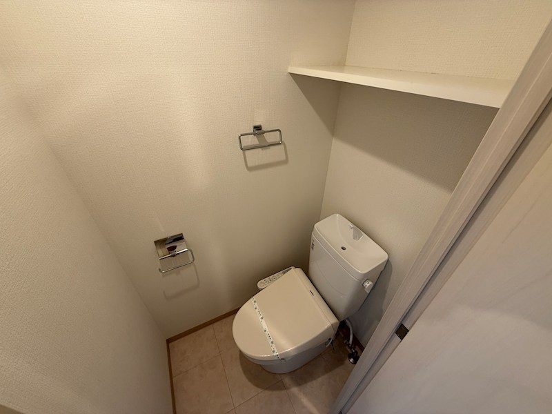 LADOUCEUR西宮北口のトイレ写真