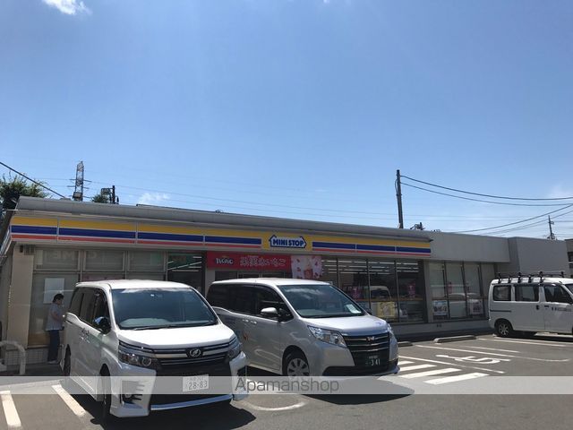 コンビニ　ミニストップ（コンビニ）まで2702m