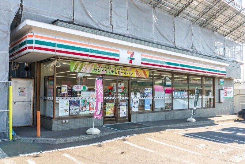 コンビニ　セブンイレブン札幌澄川6条店（コンビニ）まで310m