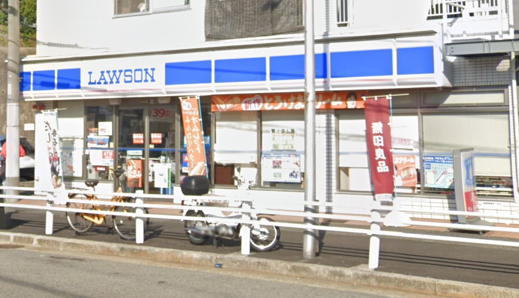 コンビニ　ローソン長田片山町五丁目店（コンビニ）まで823m