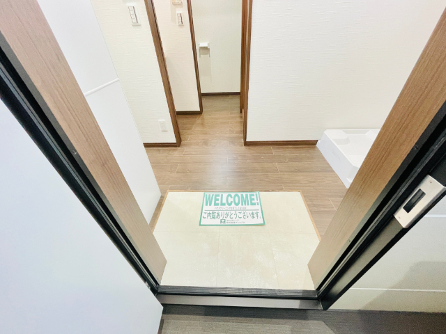玄関　※別部屋の写真になります