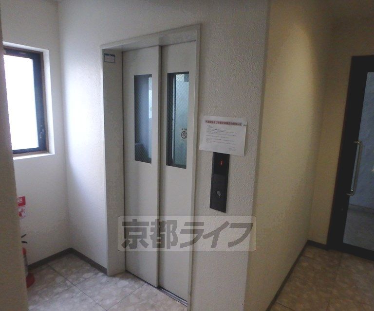 その他　エレベータです。