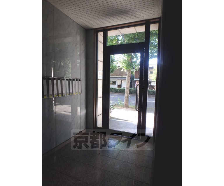 その他共有部分　建物入り口です。