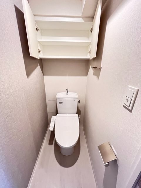 東京メトロ丸ノ内線 本郷三丁目駅 徒歩3分 10階建 築5年のトイレ写真