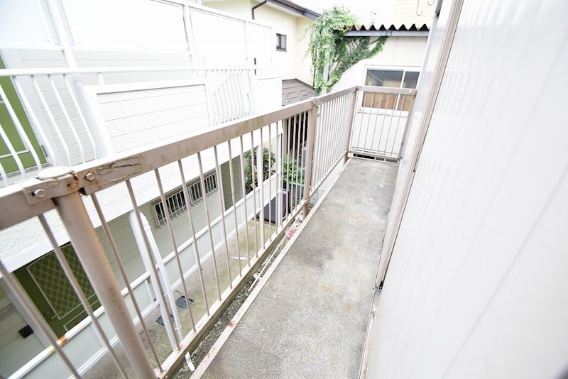 小田急小田原線 本厚木駅 バス乗車時間：8分 最寄りバス停で下車 徒歩3分 2階建 築50年の内装写真